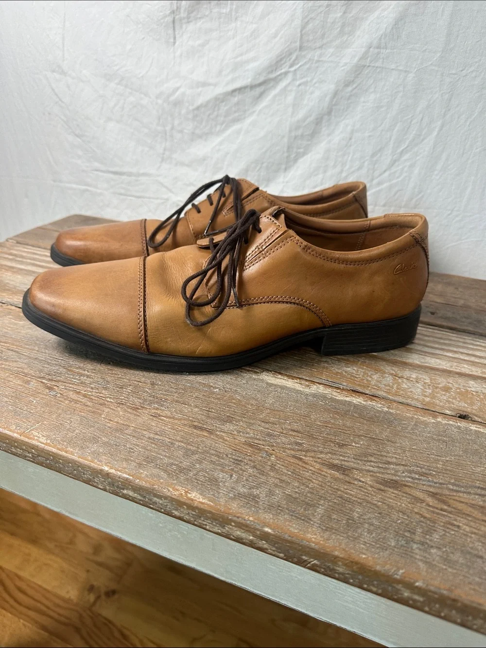 Mens Classic Lace-Up Dress Oxfords in Tan Leather